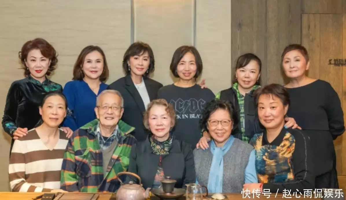 刘嘉玲章泽天访谈_章泽天刘嘉玲播客录制_章泽天 娱乐圈